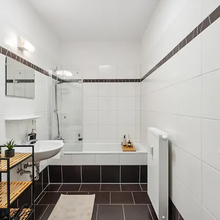 Homespace - - Gemuetliches Mit Balkon Apartment